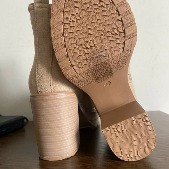 Altar'd State Cream Heeled Boots - Picture 2 of 2